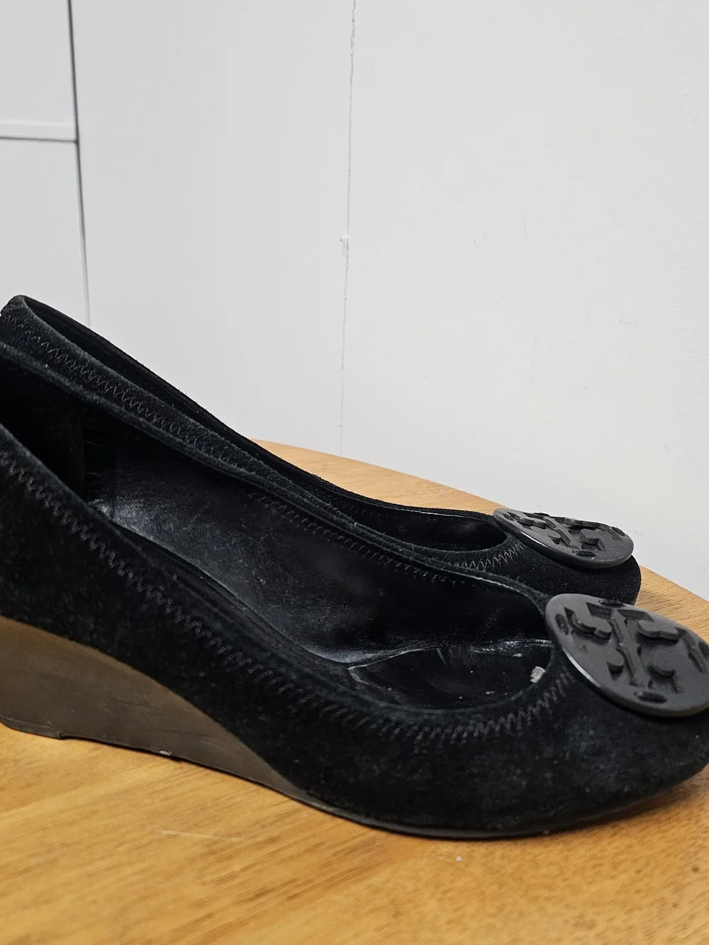 Tory Burch Black Suede Logo Ballet Flats Leather Womens Size 9 Office Siren Work